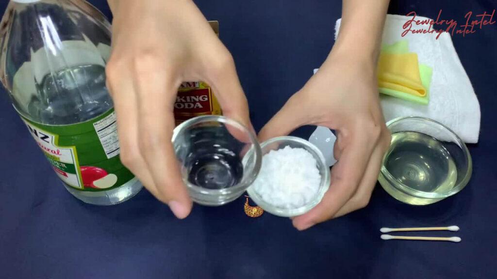 baking soda paste for cleaning gold