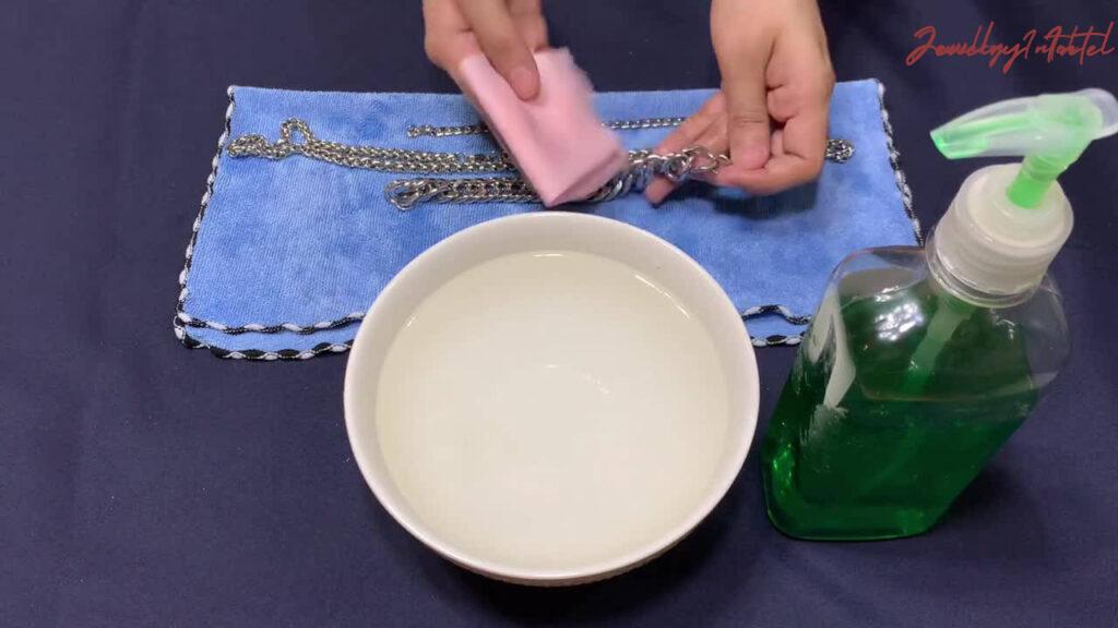 wipe dry white gold jewelry